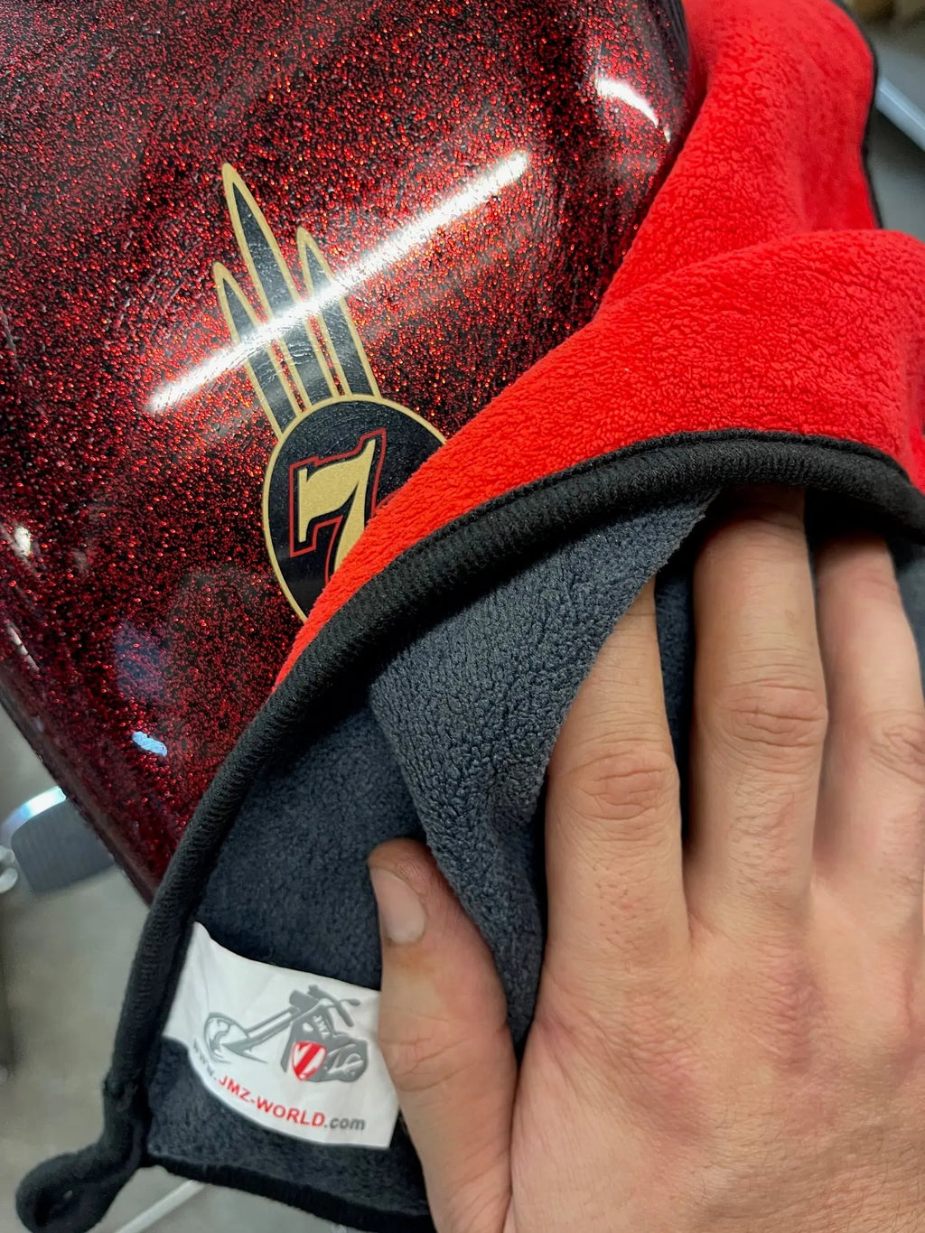 THE RED MICROFIBER CLOTH JMZ KFZ & Motorrad Service e.K.