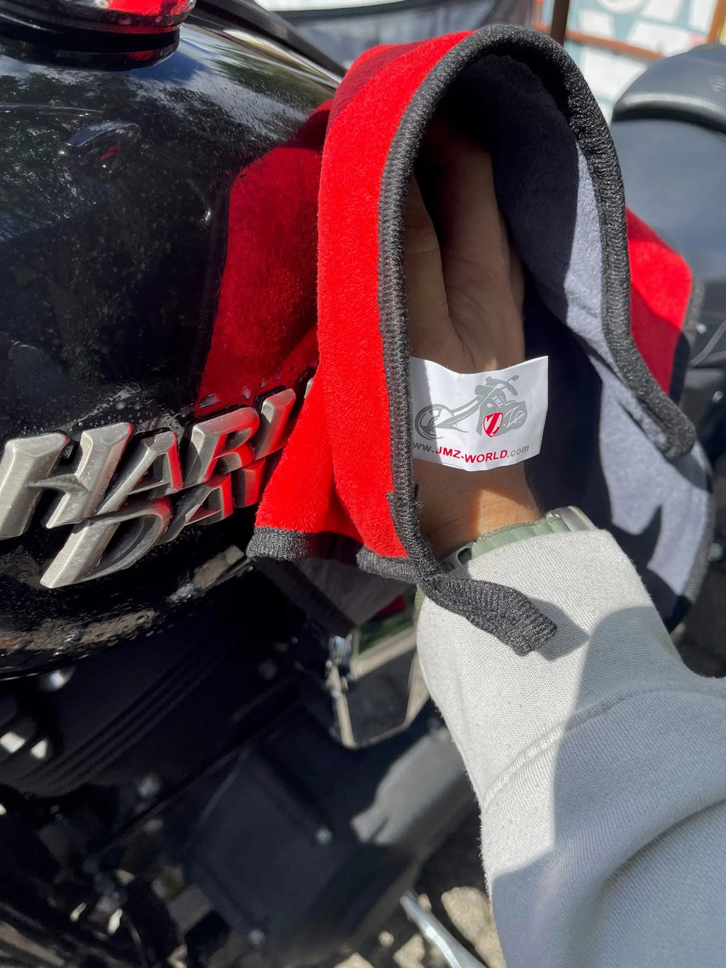 THE RED MICROFIBER CLOTH JMZ KFZ & Motorrad Service e.K.